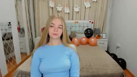 SirenaBloom online show from 10.23.25