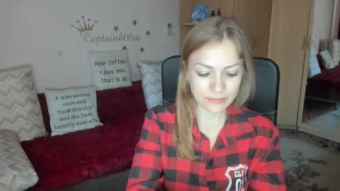 Snapshot of sirenasilk chatting on 09.29.25 sirenasilk online show from 09.29.25