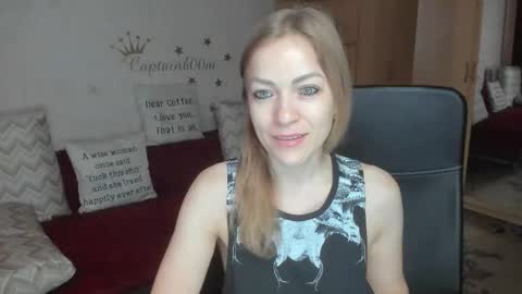 Snapshot of sirenasilk chatting on 10.02.25 sirenasilk online show from 10.02.25