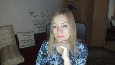Snapshot of sirenasilk chatting on 10.14.25 sirenasilk online show from 10.14.25