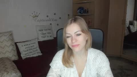Snapshot of sirenasilk chatting on 10.20.25 sirenasilk online show from 10.20.25