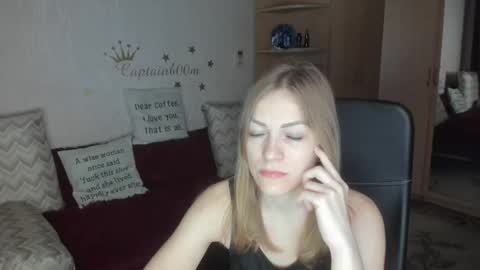 Snapshot of sirenasilk chatting on 10.21.25 sirenasilk online show from 10.21.25