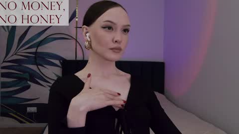Snapshot of sirenaswhisper chatting on 05.31.26 Goddess Sirena online show from 05.31.26