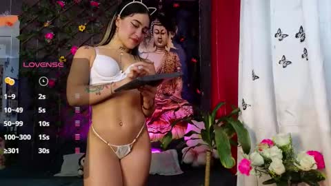 Snapshot of sirius_smith chatting on 10.28.25 koral online show from 10.28.25