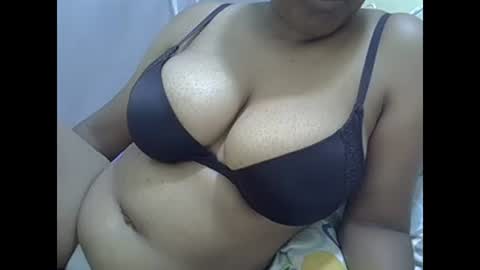 Snapshot of sisibrown97 chatting on 01.13.25 brown online show from 01.13.25