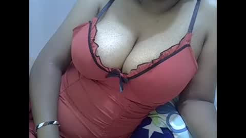 Snapshot of sisibrown97 chatting on 01.19.25 brown online show from 01.19.25