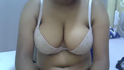 Snapshot of sisibrown97 chatting on 02.18.25 brown online show from 02.18.25