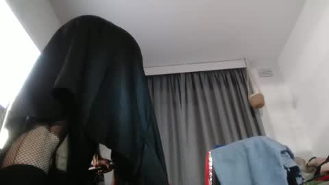 Snapshot of sissyboilooking chatting on 02.18.25 RESPONDS WELL TO ... online show from 02.18.25