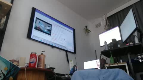 Snapshot of sissyboilooking chatting on 09.13.25 RESPONDS WELL TO ... online show from 09.13.25