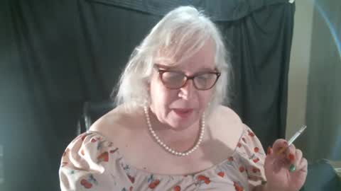 Sissy Diane online show from 01.04.25