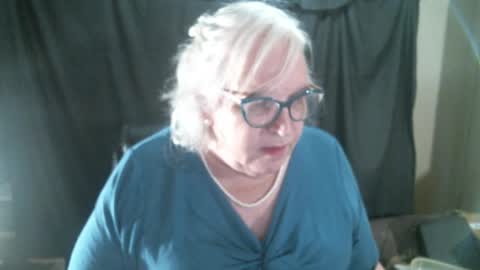 Sissy Diane online show from 01.06.25