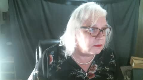 Sissy Diane online show from 02.15.25