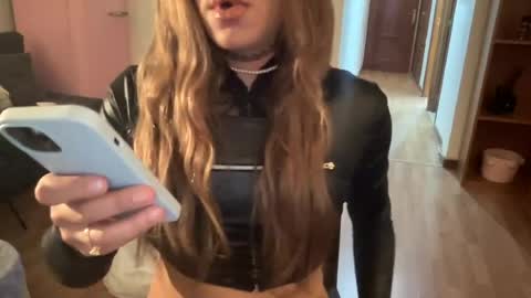 Snapshot of sissyenfalda chatting on 06.15.26 sarasissy6969 online show from 06.15.26