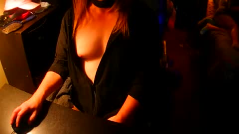 red online show from 10.31.25