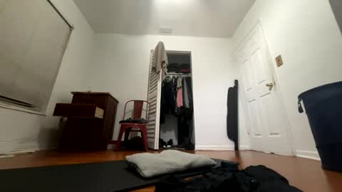 Snapshot of sixfootfournine chatting on 04.05.26 SIXFOOTFOURNINE online show from 04.05.26