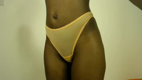 Snapshot of sizzly_ass chatting on 06.29.26 sizzly_ass online show from 06.29.26