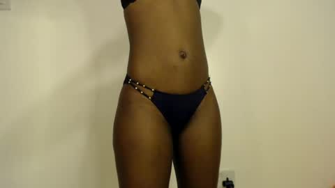 Snapshot of sizzly_ass chatting on 07.04.26 sizzly_ass online show from 07.04.26