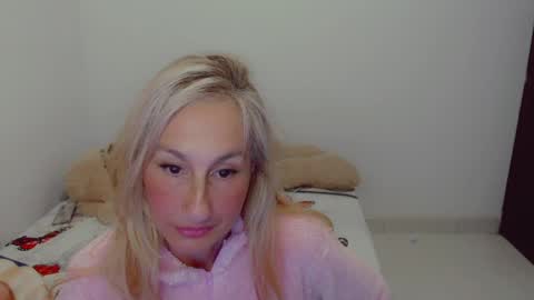 Snapshot of skarlett2072 chatting on 05.18.26 Arlett online show from 05.18.26