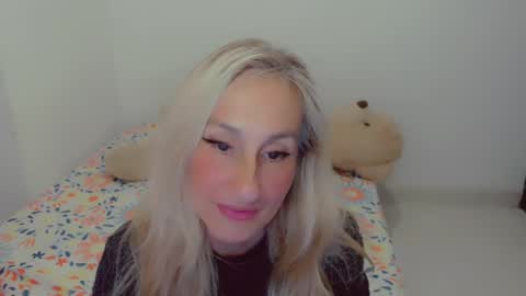 Snapshot of skarlett2072 chatting on 05.29.26 Arlett online show from 05.29.26
