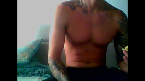 Snapshot of skater19xxx chatting on 02.19.25 miguel online show from 02.19.25