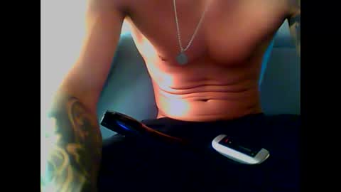 Snapshot of skater19xxx chatting on 02.26.25 miguel online show from 02.26.25