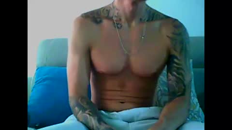 Snapshot of skater19xxx chatting on 03.05.25 miguel online show from 03.05.25