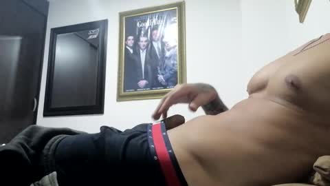 Snapshot of skater19xxx chatting on 02.19.26 miguel online show from 02.19.26