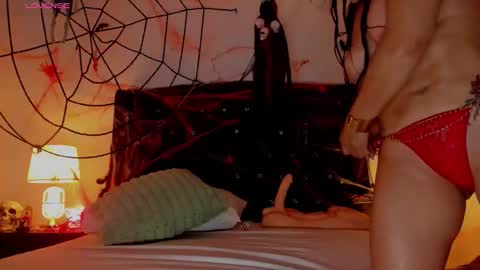 Skay online show from 10.31.25