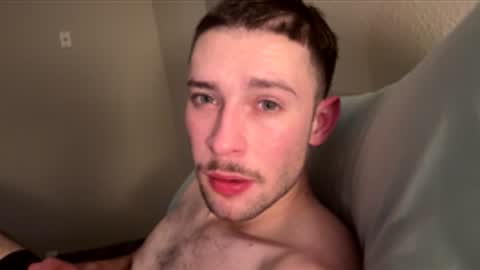 Snapshot of skinndick214 chatting on 11.25.25 daddy online show from 11.25.25