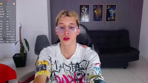 skinny_bigcock20 online show from 11.22.25