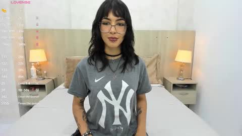 Snapshot of skinny_emily chatting on 09.10.25 Emily Rojas online show from 09.10.25