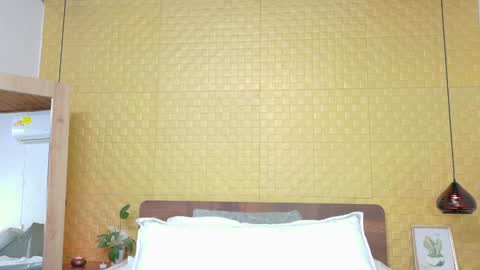 skinny_hottie18 online show from 01.08.25