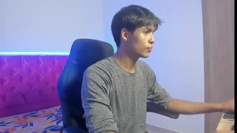 Snapshot of skinny_sam23 chatting on 04.26.26 sam online show from 04.26.26
