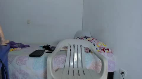 Snapshot of skinnyanai chatting on 01.13.25 anai online show from 01.13.25