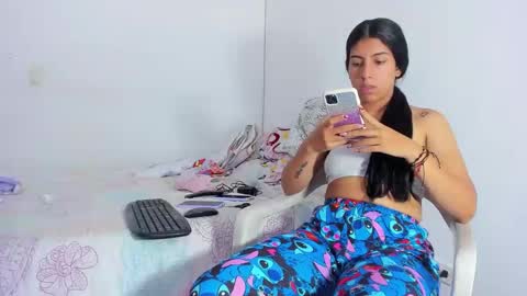 Snapshot of skinnyanai chatting on 01.16.25 anai online show from 01.16.25