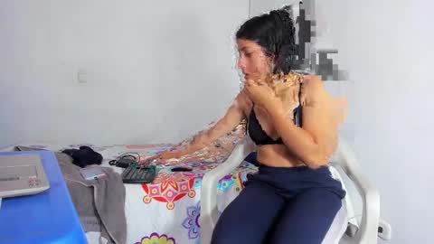 Snapshot of skinnyanai chatting on 02.19.25 anai online show from 02.19.25