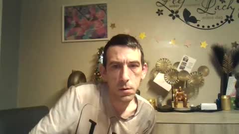 Snapshot of skinnybigcock2 chatting on 12.29.24 SkinnyBigCock2 online show from 12.29.24