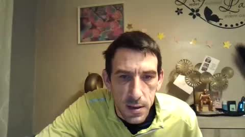 Snapshot of skinnybigcock2 chatting on 01.22.25 SkinnyBigCock2 online show from 01.22.25