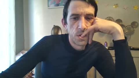 Snapshot of skinnybigcock2 chatting on 02.18.25 SkinnyBigCock2 online show from 02.18.25