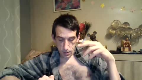 Snapshot of skinnybigcock2 chatting on 02.24.25 SkinnyBigCock2 online show from 02.24.25