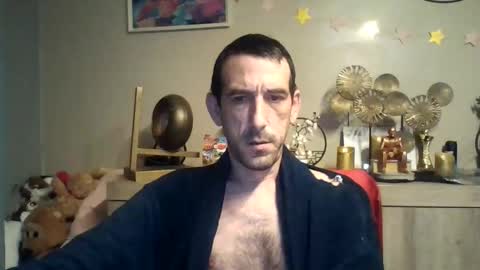 Snapshot of skinnybigcock2 chatting on 09.21.25 SkinnyBigCock2 online show from 09.21.25