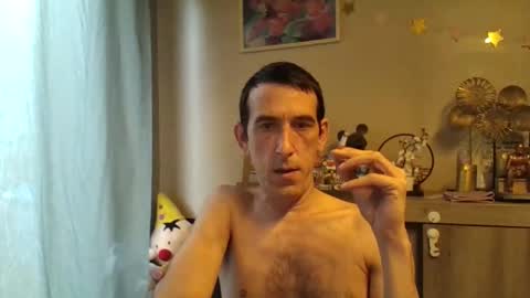 Snapshot of skinnybigcock2 chatting on 10.20.25 SkinnyBigCock2 online show from 10.20.25