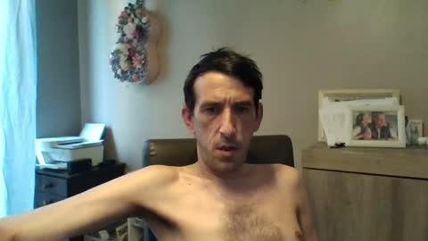 Snapshot of skinnybigcock2 chatting on 06.18.26 SkinnyBigCock2 online show from 06.18.26