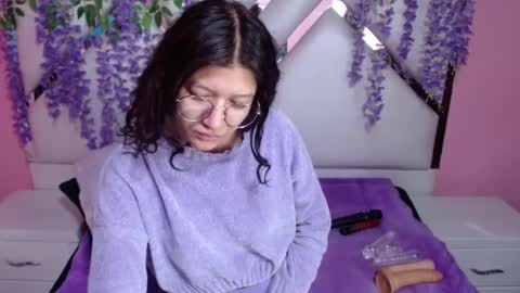  SKINNYHORNY   online show from 12.21.24