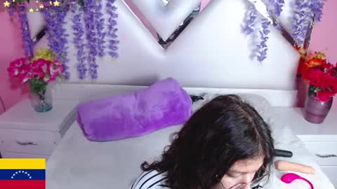  SKINNYHORNY   online show from 12.29.24