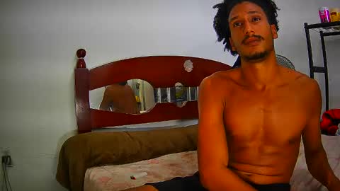 Skinny Latin Man online show from 02.17.25