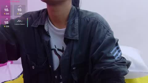 Snapshot of skinnyneighbour_ chatting on 10.17.25 Karla online show from 10.17.25