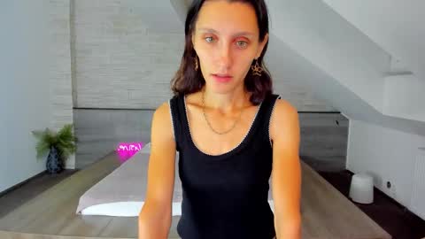 Snapshot of skinnystar_ chatting on 09.30.25 Julia online show from 09.30.25