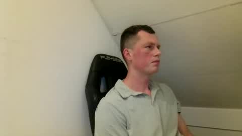 Snapshot of skippyhihi chatting on 10.16.25 skippyhihi online show from 10.16.25