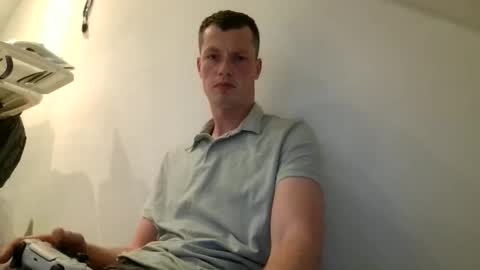 Snapshot of skippyhihi chatting on 10.19.25 skippyhihi online show from 10.19.25